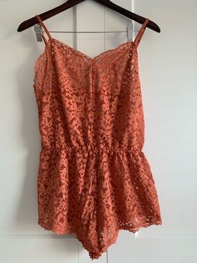 Victoria’s Secret Lace Romper Cami in Dusty Rose size M